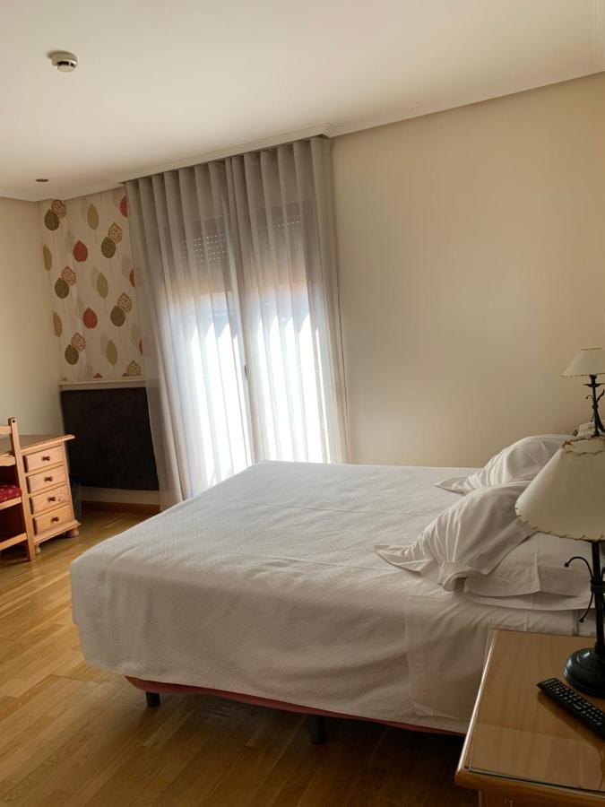 ולנסיה דה דון חואן Hotel Villegas מראה חיצוני תמונה