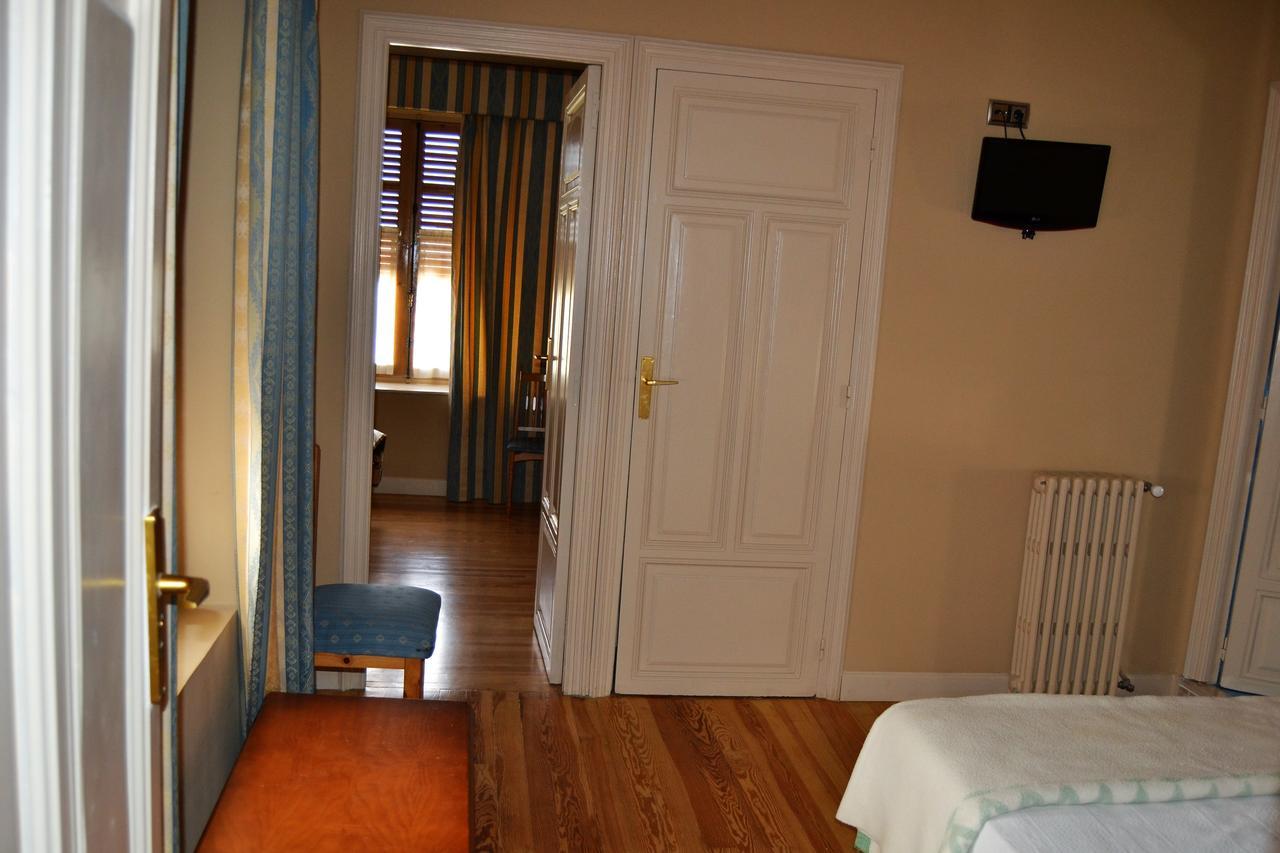ולנסיה דה דון חואן Hotel Villegas מראה חיצוני תמונה