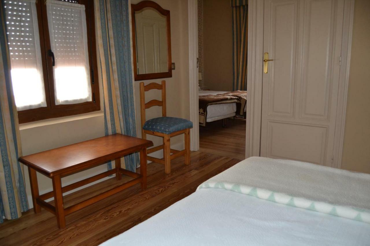 ולנסיה דה דון חואן Hotel Villegas מראה חיצוני תמונה