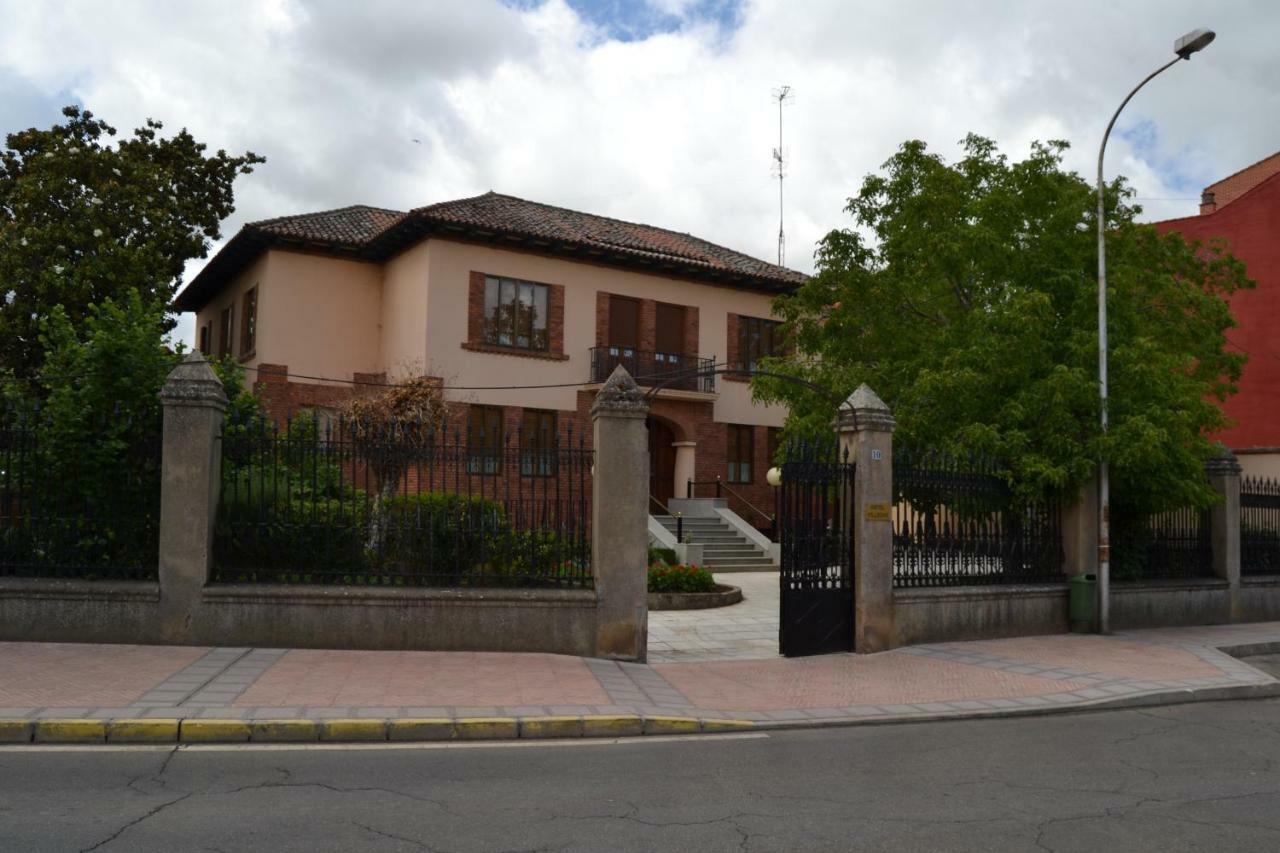 ולנסיה דה דון חואן Hotel Villegas מראה חיצוני תמונה